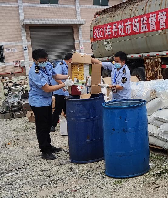 產(chǎn)品銷毀|強監(jiān)管嚴執(zhí)法！丹灶集中銷毀3000多件罰沒物品